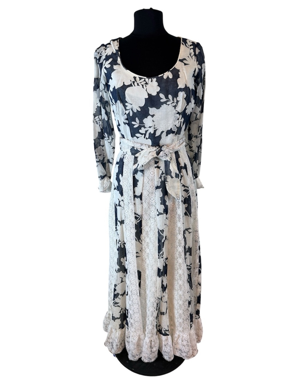 Vintage 70’s Floral and Lace Maxi Dress